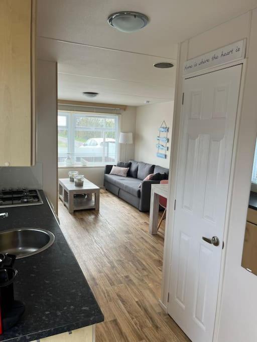 Chalet + Tiny House Nabij Strand Petten Kültér fotó