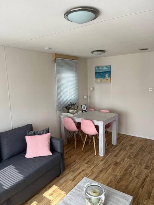 Chalet + Tiny House Nabij Strand Petten Kültér fotó