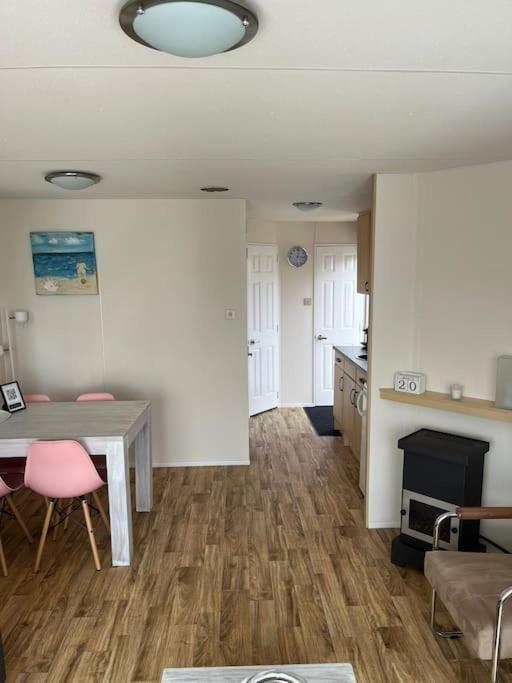 Chalet + Tiny House Nabij Strand Petten Kültér fotó