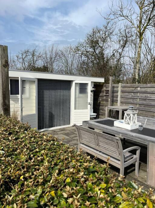 Chalet + Tiny House Nabij Strand Petten Kültér fotó