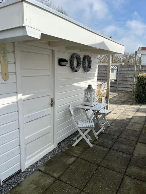 Chalet + Tiny House Nabij Strand Petten Kültér fotó