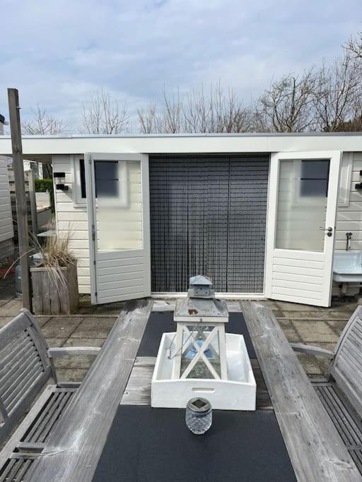 Chalet + Tiny House Nabij Strand Petten Kültér fotó